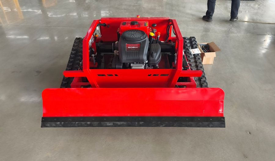 Wheeled vs Tracked Lawn Mower: Performance & Terrain Comparison Wheeled vs Tracked Lawn Mower: Performance & Terrain Comparison