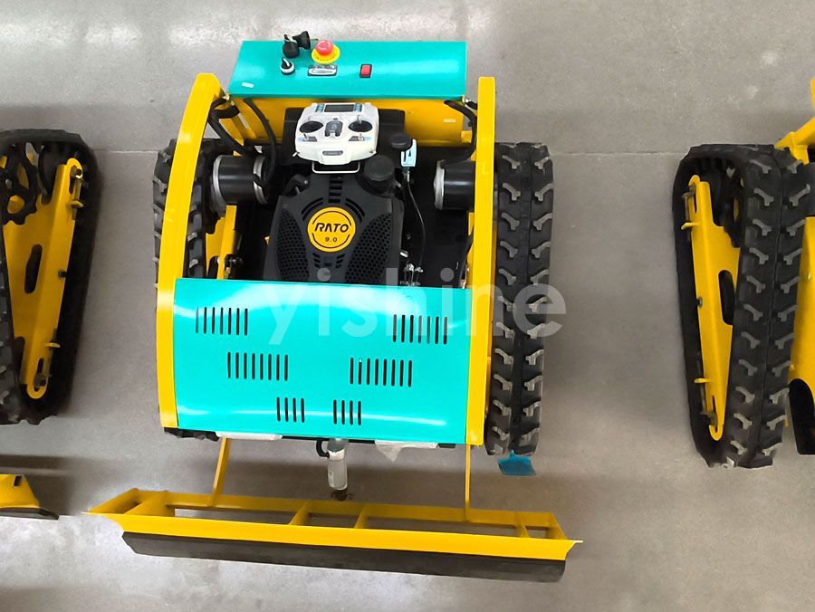 Tracked Lawn Mower: Benefits, Uses & Performance on Rough Terrain