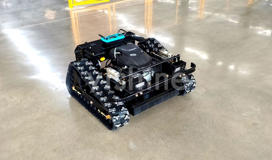 Why Remote Control Crawler Mower Gradually Replaces Traditional Lawn Mowing Equipment