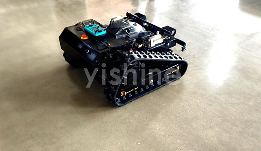 Why Remote Control Crawler Mower Gradually Replaces Traditional Lawn Mowing Equipment