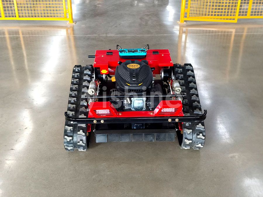 Why Remote Control Crawler Mower Gradually Replaces Traditional Lawn Mowing Equipment